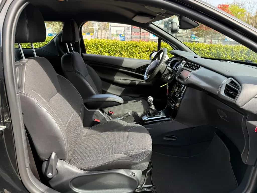 Citroën DS3 PureTech PDC*Navi*Klima*TÜV*Sitzheizung*LED* 12/2016-photo-24