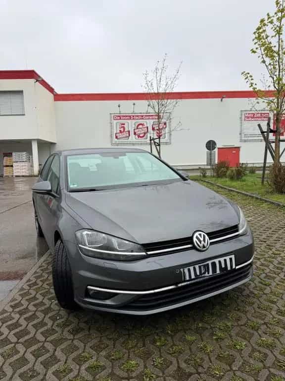 Volkswagen Golf VII Baujahr 2019 zu verkaufen 02/2019-photo-1