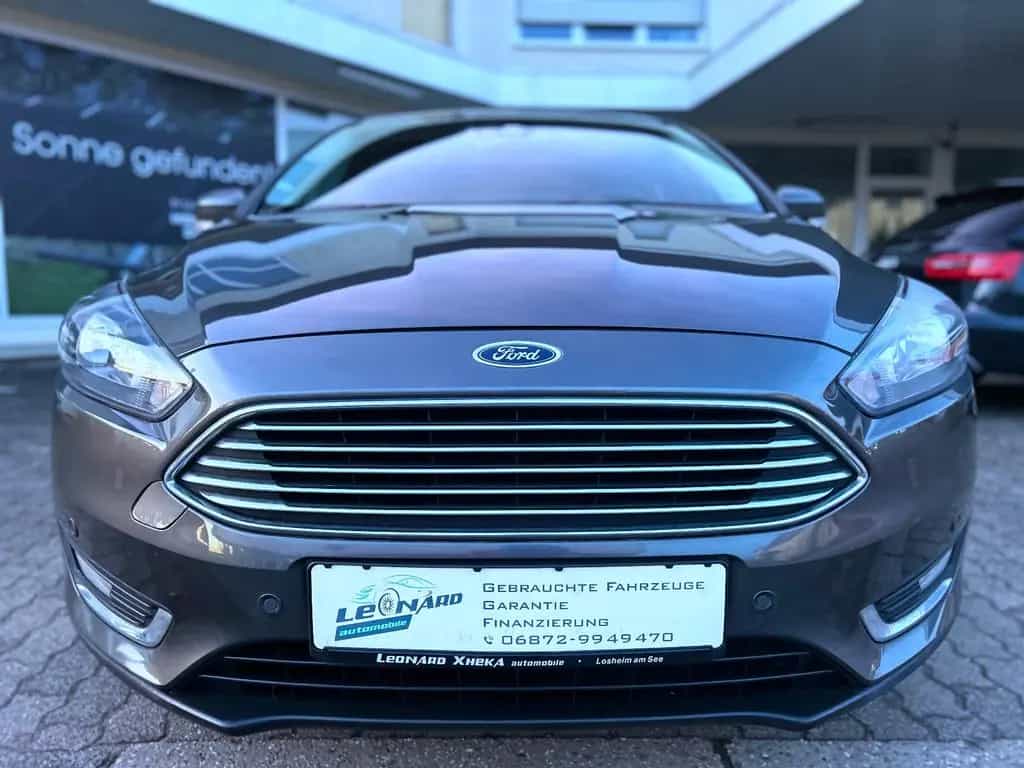 Ford Focus Lim. Titanium 1,5 Ltr. Navi Klima Pdc Eur6 01/2017-photo-1