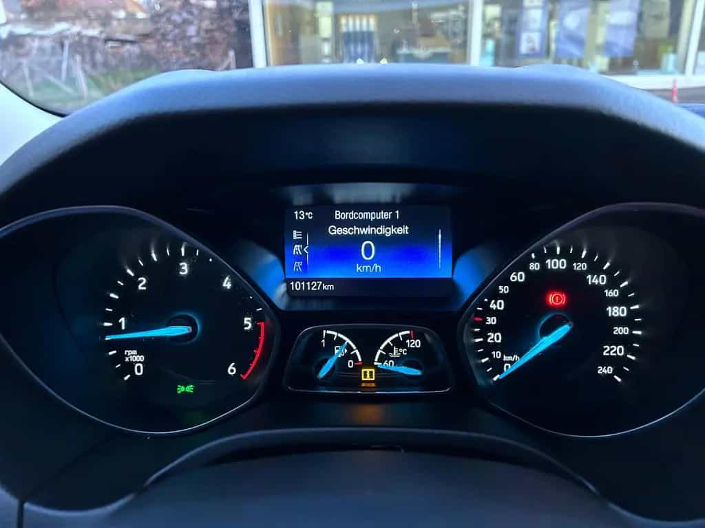 Ford Focus Lim. Titanium 1,5 Ltr. Navi Klima Pdc Eur6 01/2017-photo-13