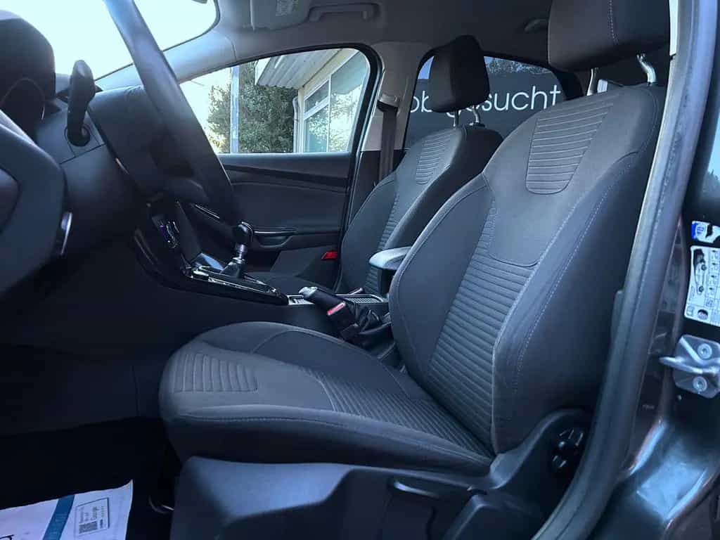 Ford Focus Lim. Titanium 1,5 Ltr. Navi Klima Pdc Eur6 01/2017-photo-15