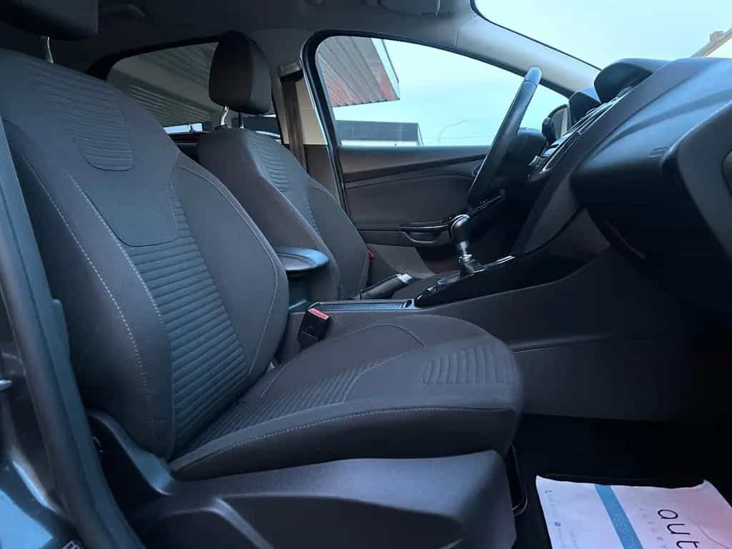 Ford Focus Lim. Titanium 1,5 Ltr. Navi Klima Pdc Eur6 01/2017-photo-19