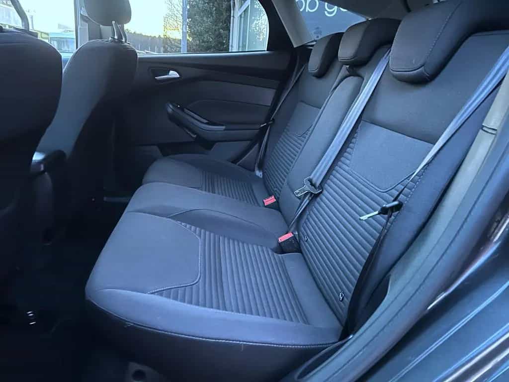 Ford Focus Lim. Titanium 1,5 Ltr. Navi Klima Pdc Eur6 01/2017-photo-20