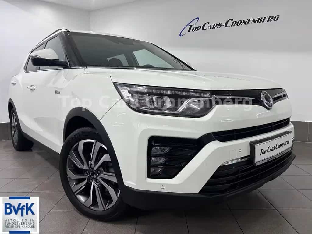 Ssangyong Tivoli 1.5 T-GDi Sapphire*1.HD*37TKM*Leder*AHK* 10/2019-photo-0