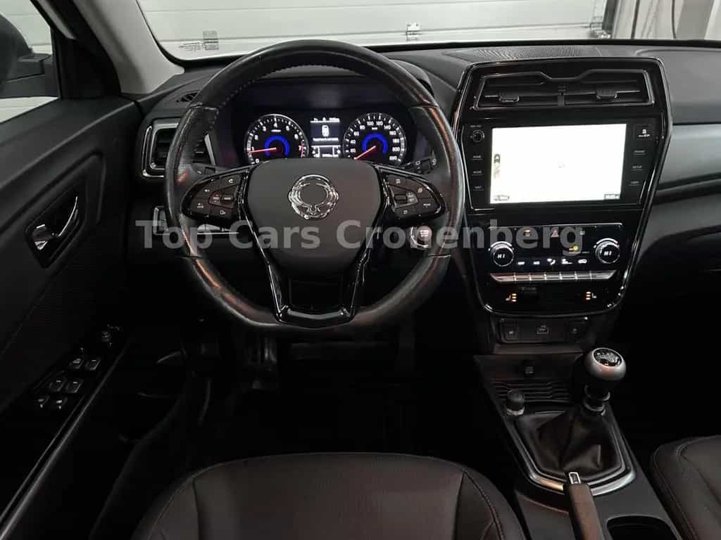 Ssangyong Tivoli 1.5 T-GDi Sapphire*1.HD*37TKM*Leder*AHK* 10/2019-photo-38