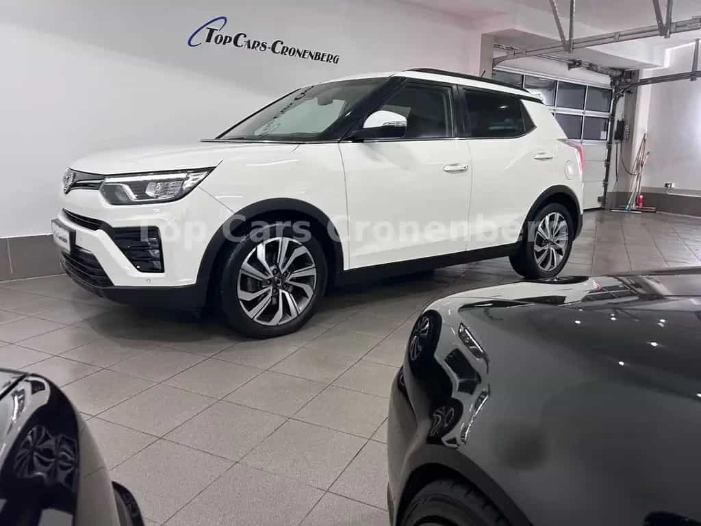 Ssangyong Tivoli 1.5 T-GDi Sapphire*1.HD*37TKM*Leder*AHK* 10/2019-photo-8