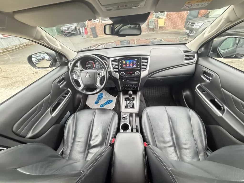 Mitsubishi L200 Top Doppelkabine 4WD Hardtop/Leder/1 Hand 05/2020-photo-14