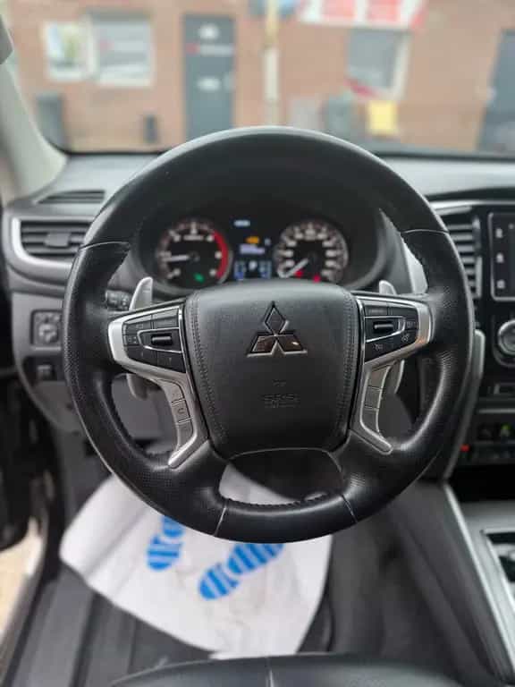 Mitsubishi L200 Top Doppelkabine 4WD Hardtop/Leder/1 Hand 05/2020-photo-24