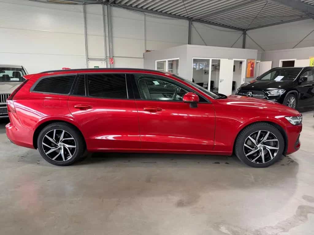 Volvo V60 Kombi T5 Momentum CarPlay|LED|StHZ|Keyless 05/2019-photo-10