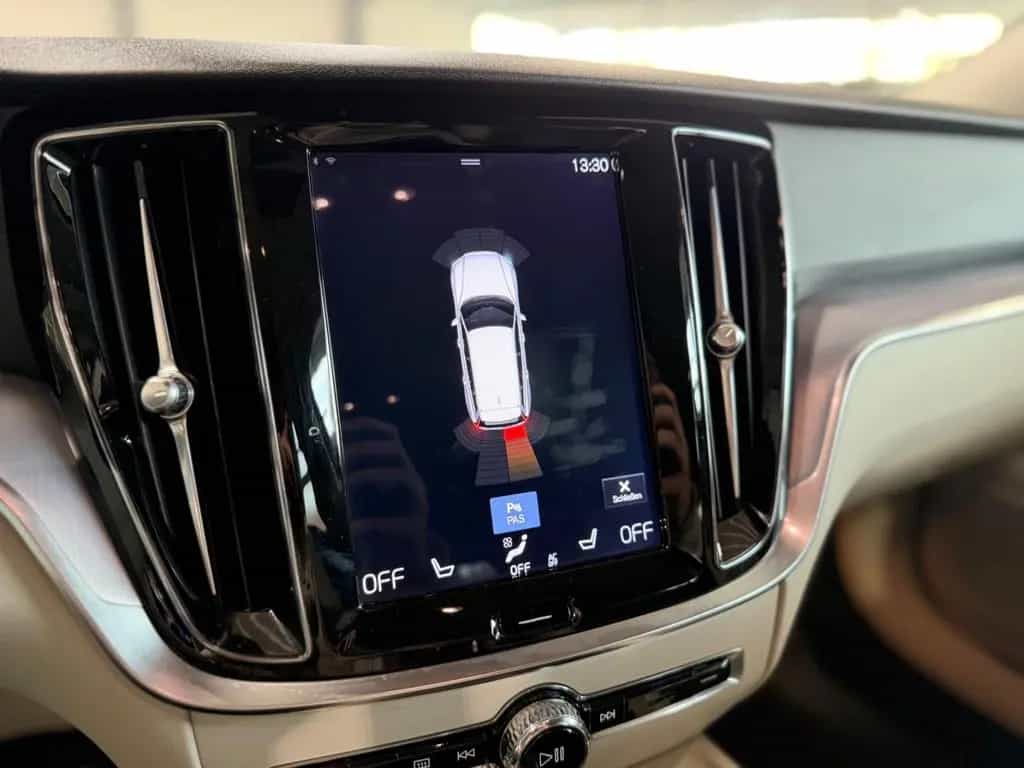 Volvo V60 Kombi T5 Momentum CarPlay|LED|StHZ|Keyless 05/2019-photo-19