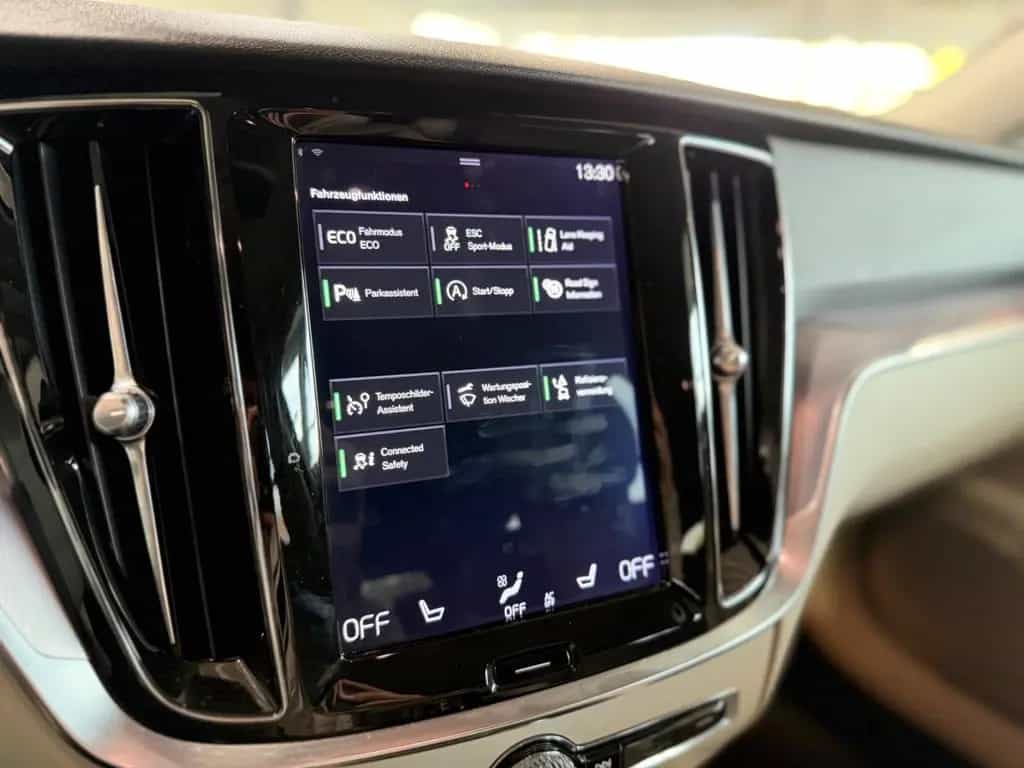 Volvo V60 Kombi T5 Momentum CarPlay|LED|StHZ|Keyless 05/2019-photo-20