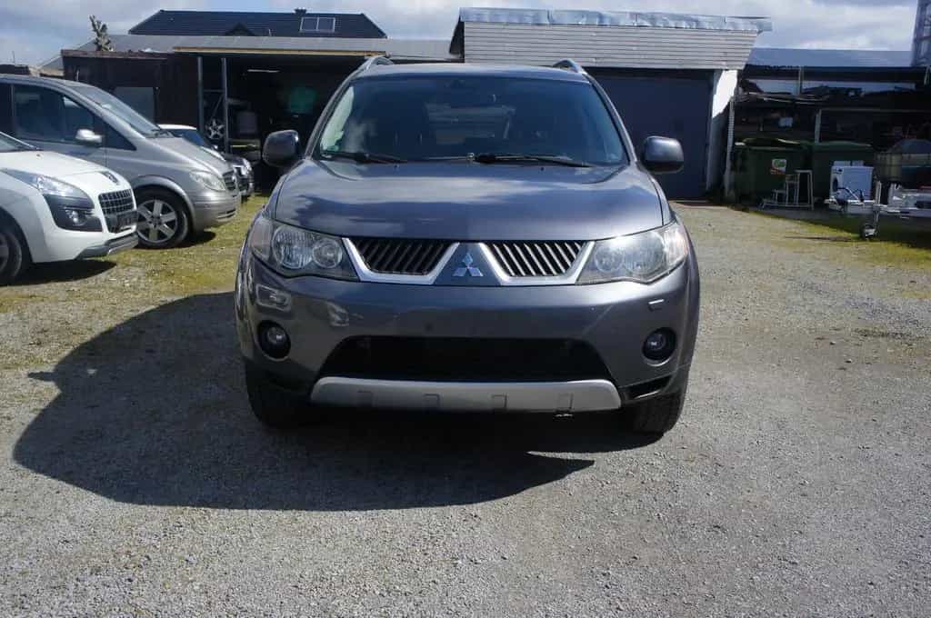 Mitsubishi Outlander 2.4 Instyle 4x4 7-Sitze!!! 01/2008-photo-0