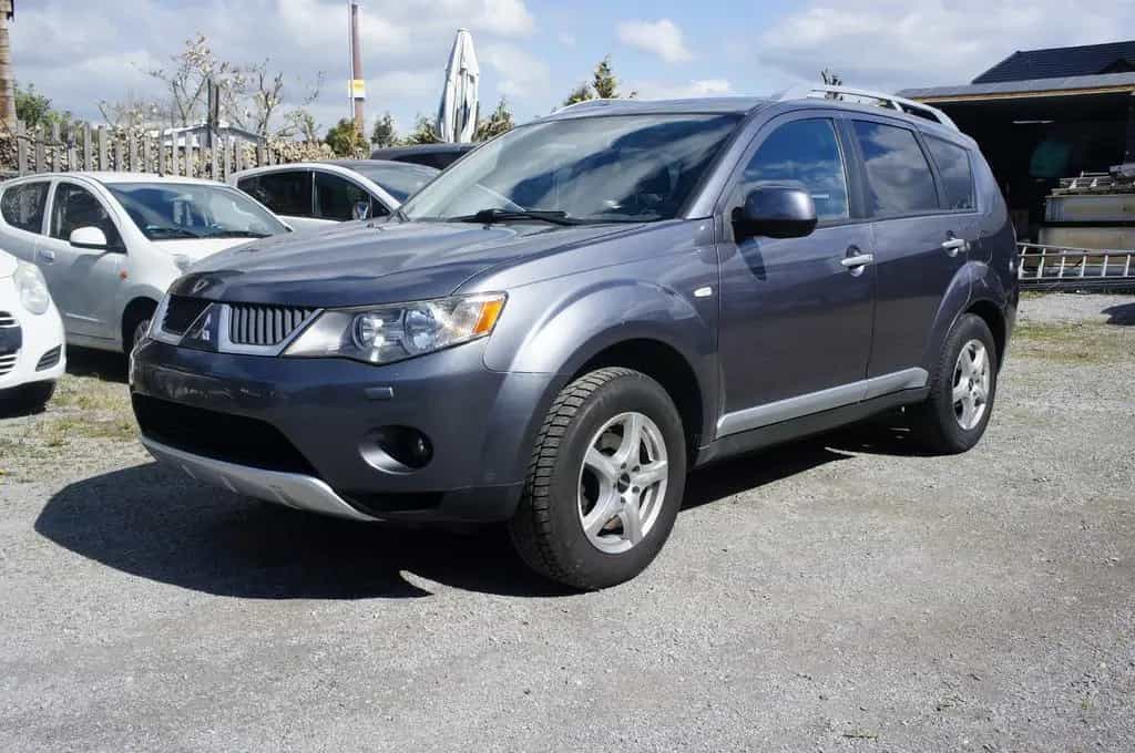 Mitsubishi Outlander 2.4 Instyle 4x4 7-Sitze!!! 01/2008-photo-1