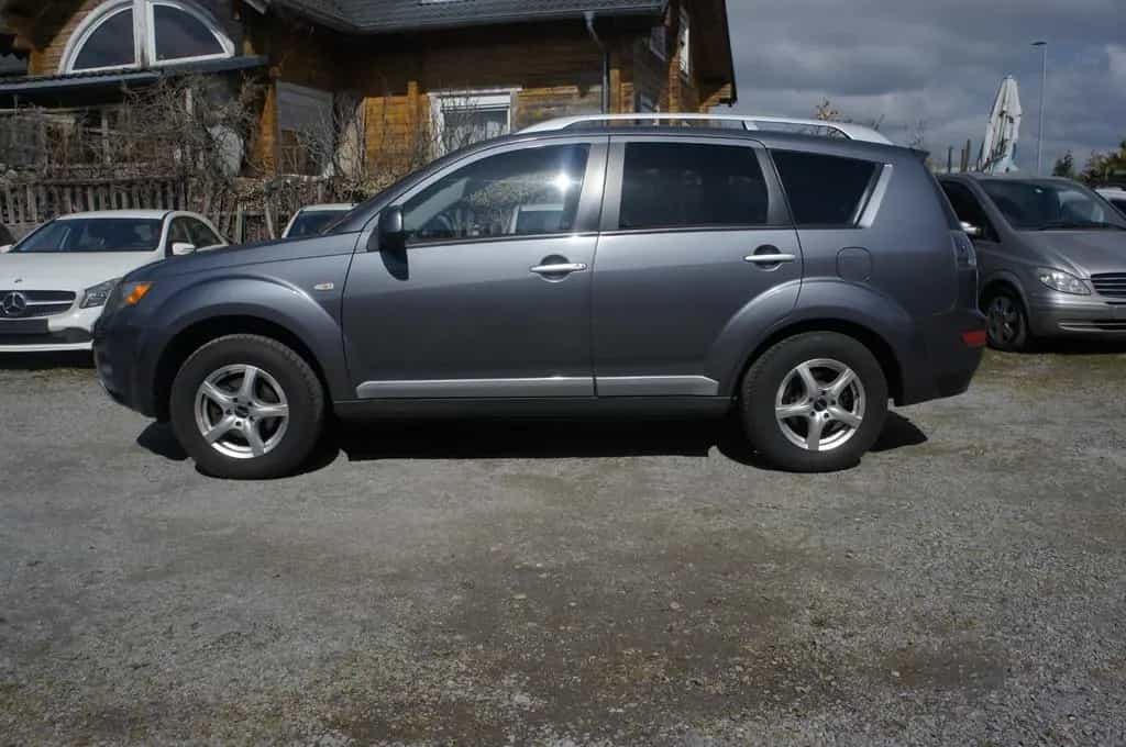 Mitsubishi Outlander 2.4 Instyle 4x4 7-Sitze!!! 01/2008-photo-2
