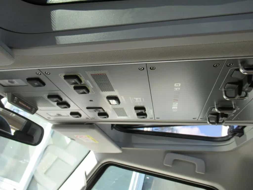 INEOS NEW FIELDMASTER LTD BI-COLOR LEDER CERAMIC 3.0D 07/2024-photo-8