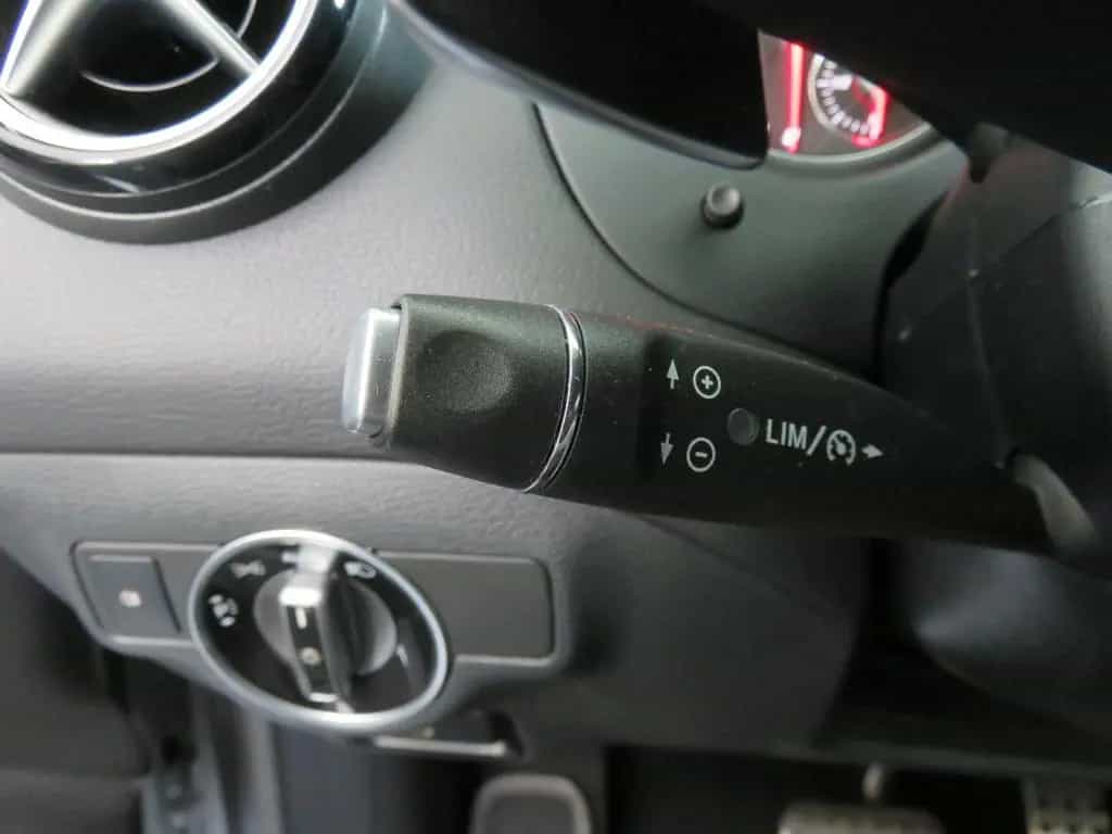Mercedes-Benz CLA-Class 180 CLA -Klasse Shooting Brake*AMG-Line*LED* 06/2018-photo-19
