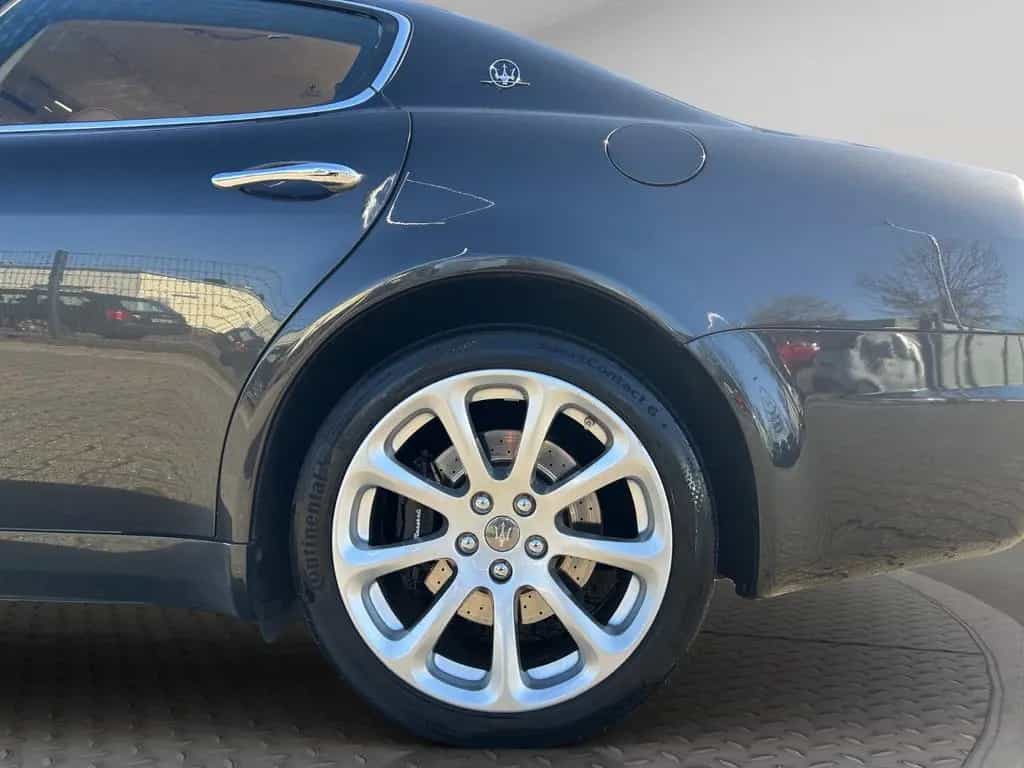 Maserati Quattroporte Basis 01/2007-photo-11