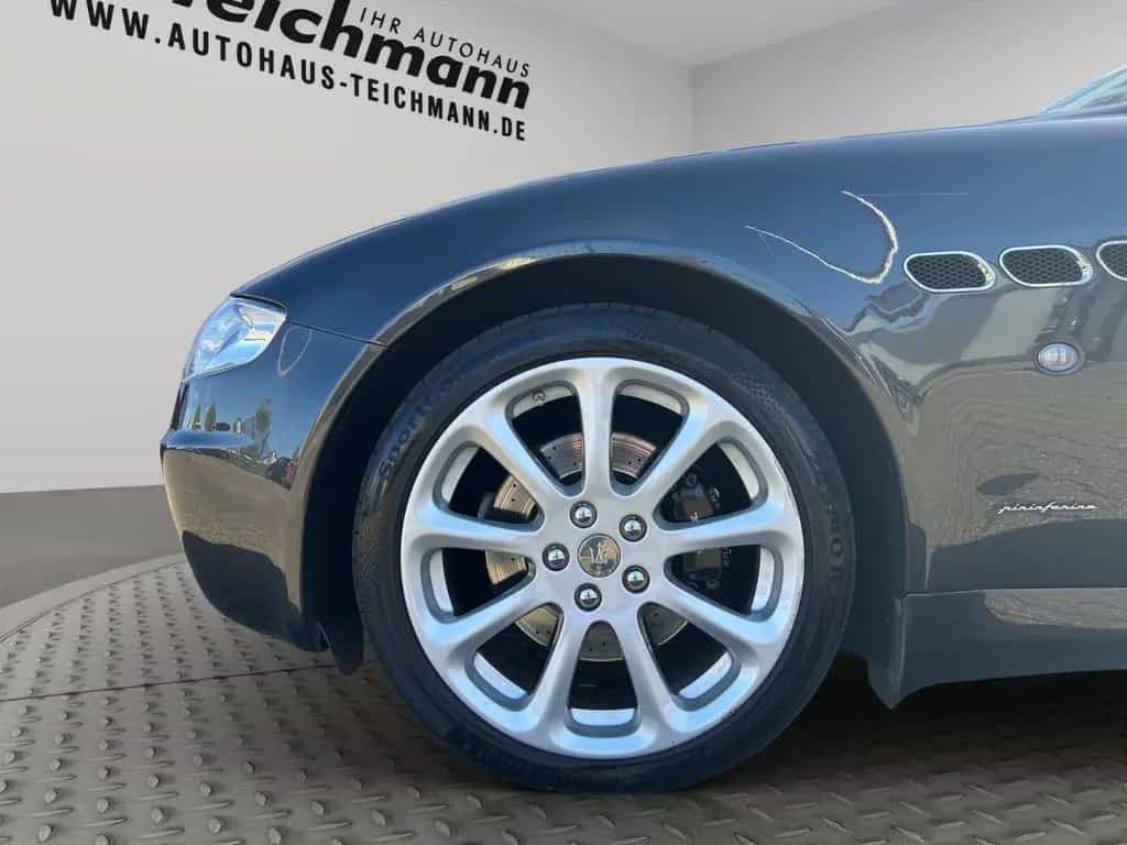 Maserati Quattroporte Basis 01/2007-photo-9