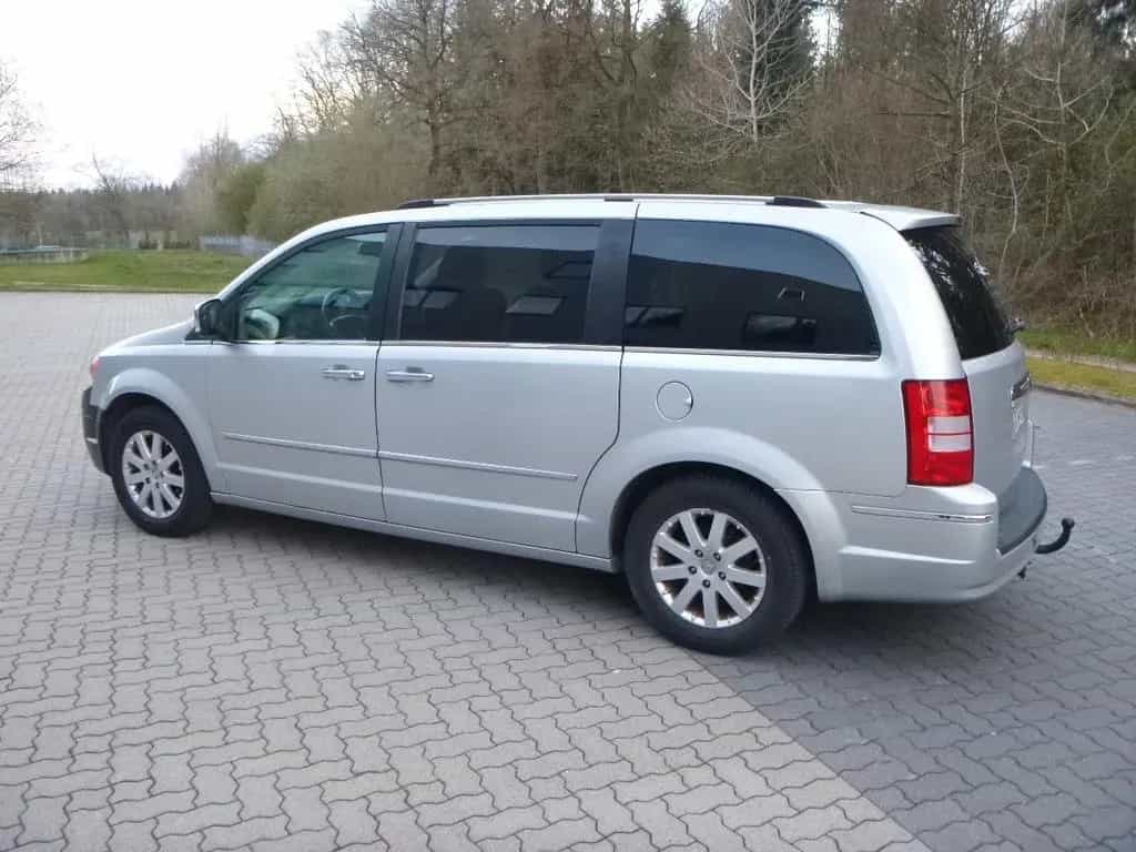Chrysler Grand Voyager Limited 2,8 Diesel Stown GO 04/2012-photo-1