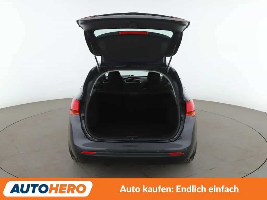 Kia cee'd / Ceed cee'd 1.6 GDI Spirit *NAVI*CAM*SHZ*KLIMA* 04/2018-photo-16