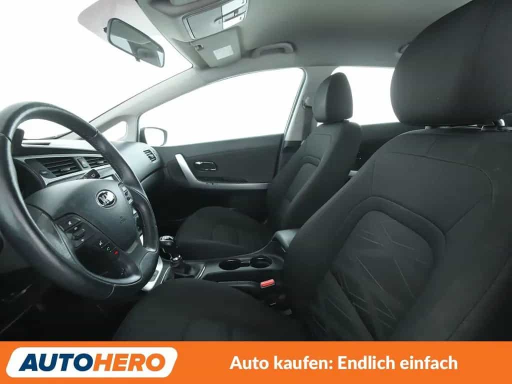 Kia cee'd / Ceed cee'd 1.6 GDI Spirit *NAVI*CAM*SHZ*KLIMA* 04/2018-photo-9