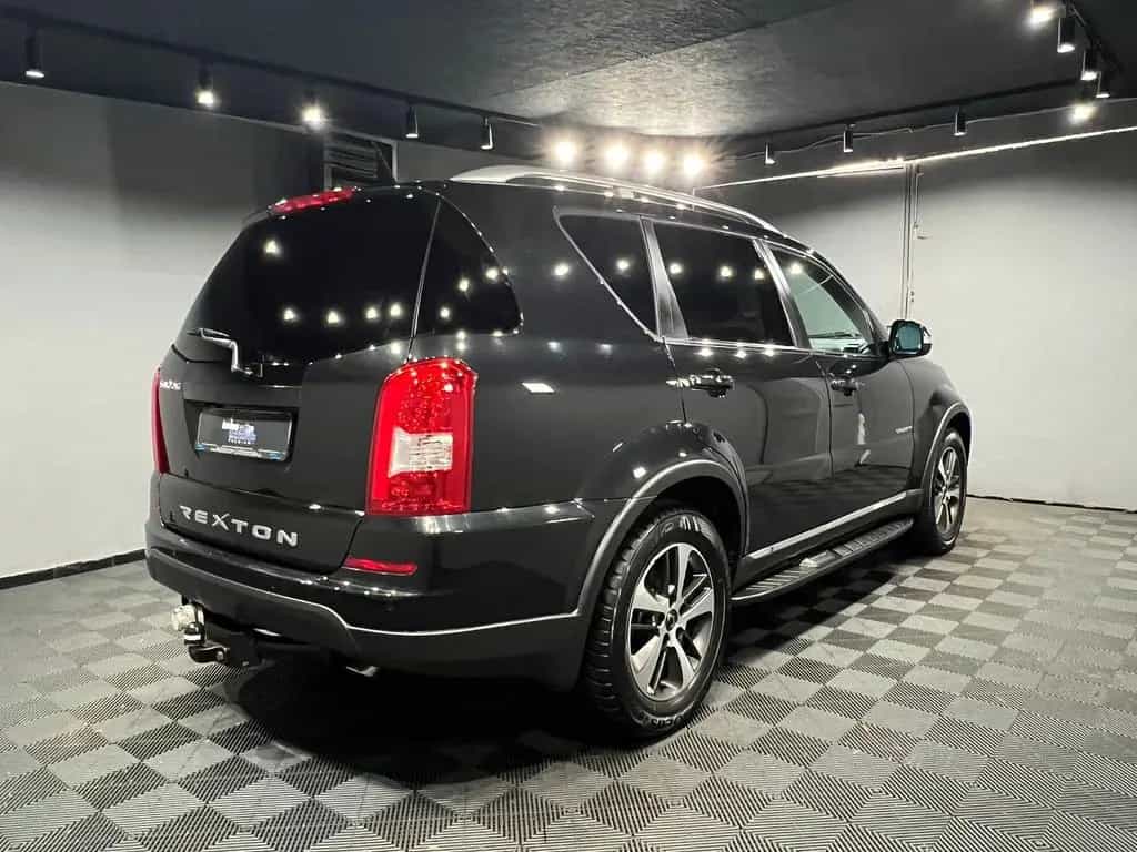 Ssangyong REXTON 2.2 TD Executive 4X4 |7 SITZER|LEDER|LED| 01/2018-photo-3