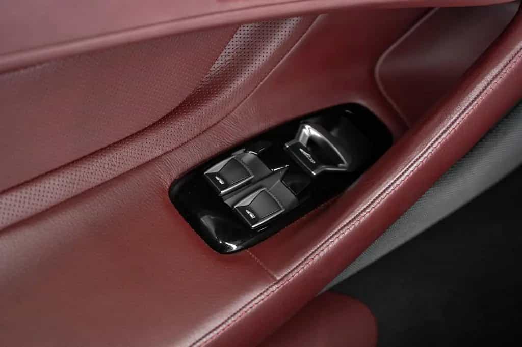 McLaren GT Premium*Carbon*B&W*Pano*Camera*Black pack* 02/2024-photo-11