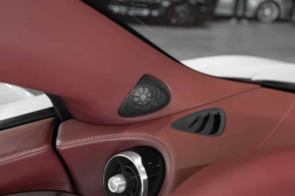 McLaren GT Premium*Carbon*B&W*Pano*Camera*Black pack* 02/2024-photo-12