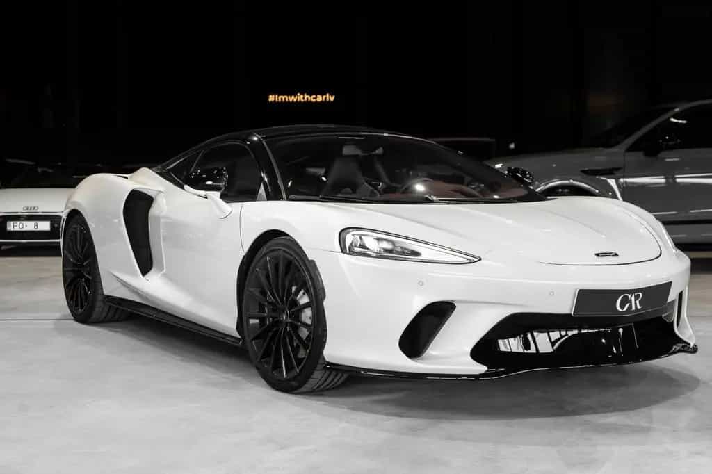 McLaren GT Premium*Carbon*B&W*Pano*Camera*Black pack* 02/2024-photo-1