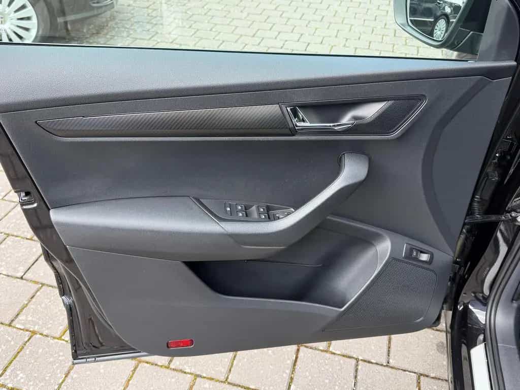 Skoda Karoq 1.5 TSI DSG Sportline (Navi,SH,PDC,ACC) 11/2019-photo-32