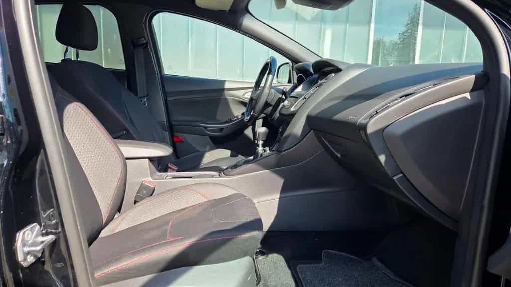 Ford Focus Lim. ST-Line 03/2018-photo-9