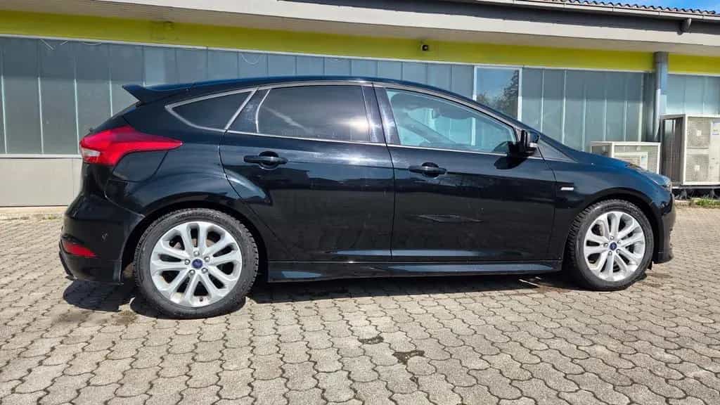 Ford Focus Lim. ST-Line 03/2018-photo-5