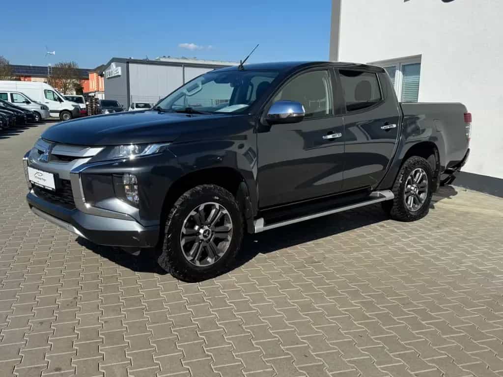 Mitsubishi L200 Plus Doppelkabine 4WD 08/2021-photo-2