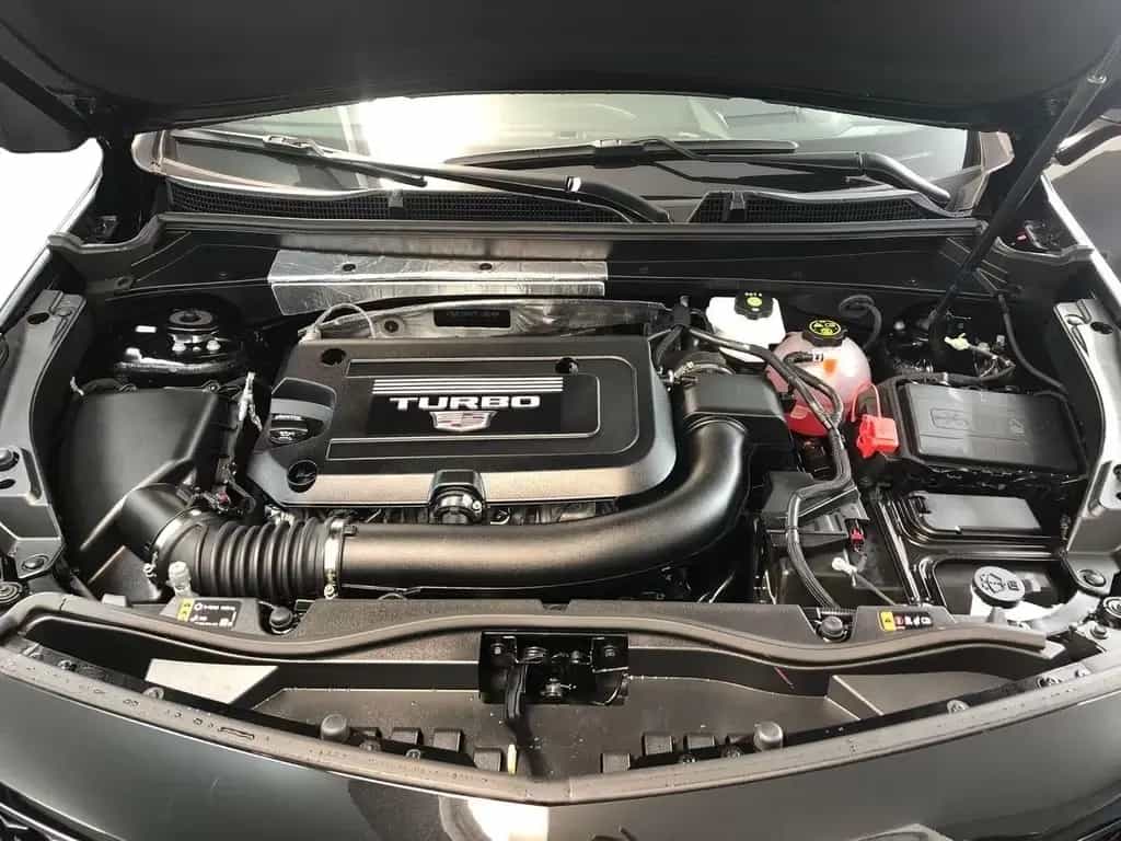 Cadillac XT4 2.0 T Sport AWD AHK*RFK*Schiebedach*HUD*LED 12/2022-photo-7