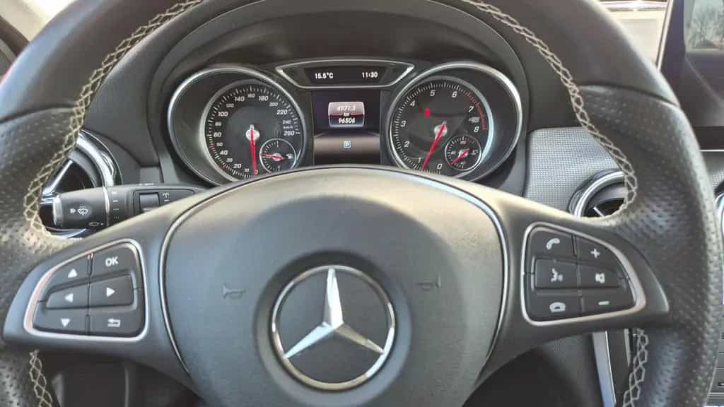 Mercedes-Benz GLA-Class 180*LED*Teilleder*Tempomat* 04/2018-photo-11
