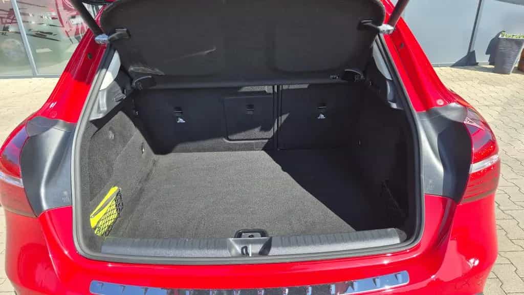 Mercedes-Benz GLA-Class 180*LED*Teilleder*Tempomat* 04/2018-photo-15
