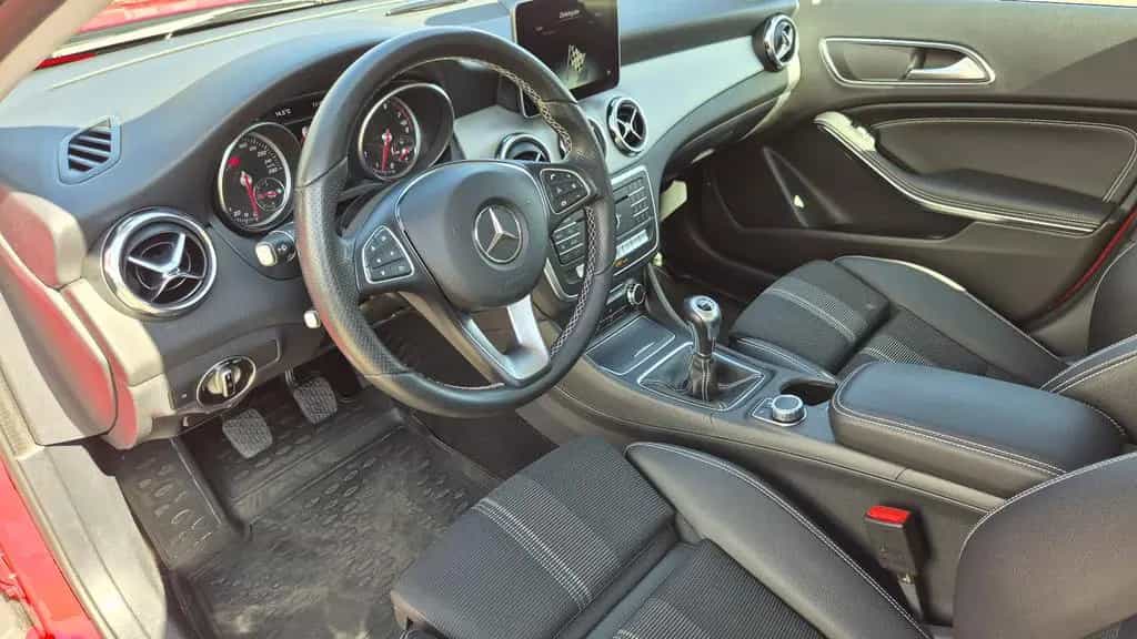 Mercedes-Benz GLA-Class 180*LED*Teilleder*Tempomat* 04/2018-photo-8