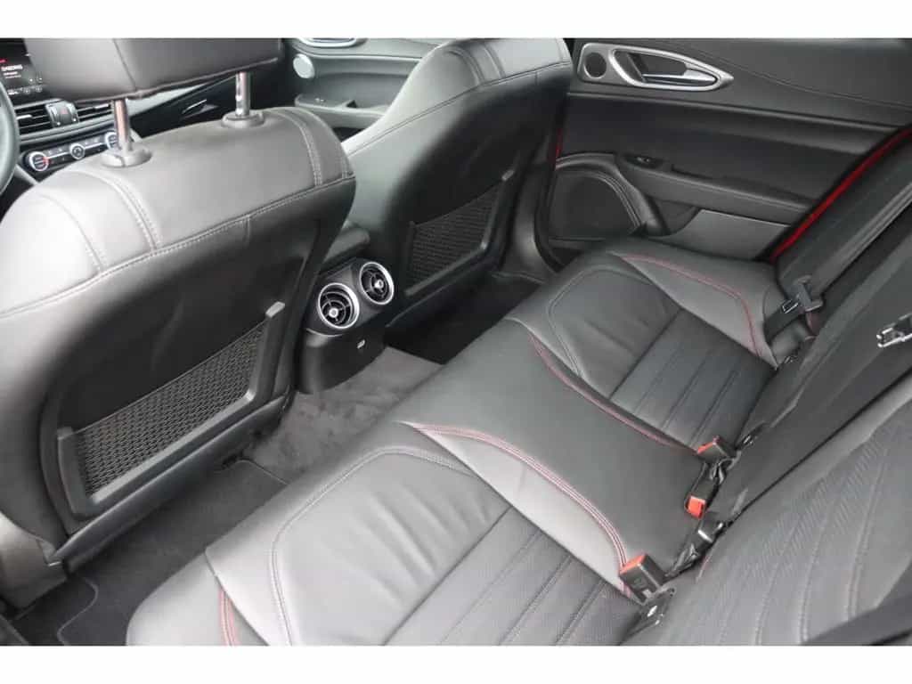 Alfa Romeo Giulia COMPETIZIONE 2.0 TURBO 16V 280 PS AT8 Q4 09/2023-photo-10