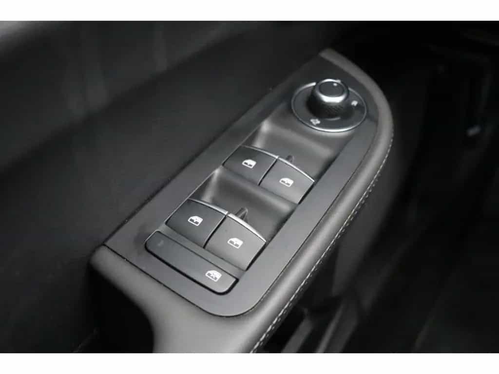 Alfa Romeo Giulia COMPETIZIONE 2.0 TURBO 16V 280 PS AT8 Q4 09/2023-photo-18