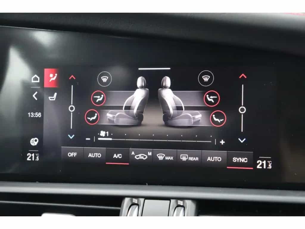 Alfa Romeo Giulia COMPETIZIONE 2.0 TURBO 16V 280 PS AT8 Q4 09/2023-photo-27