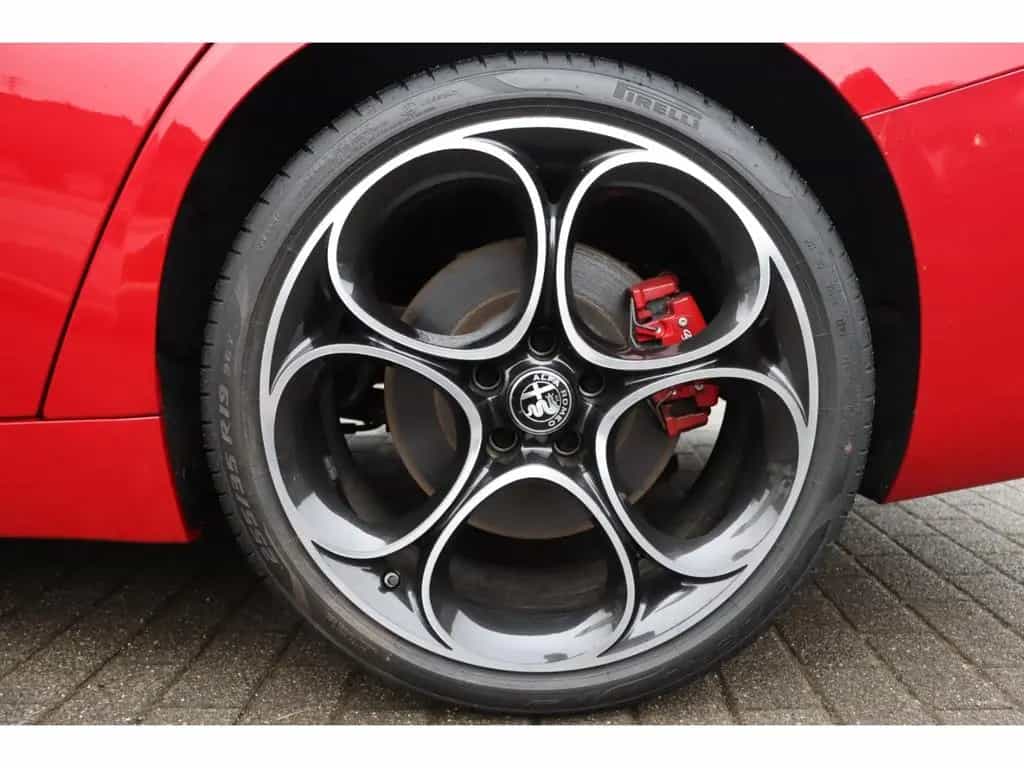 Alfa Romeo Giulia COMPETIZIONE 2.0 TURBO 16V 280 PS AT8 Q4 09/2023-photo-33