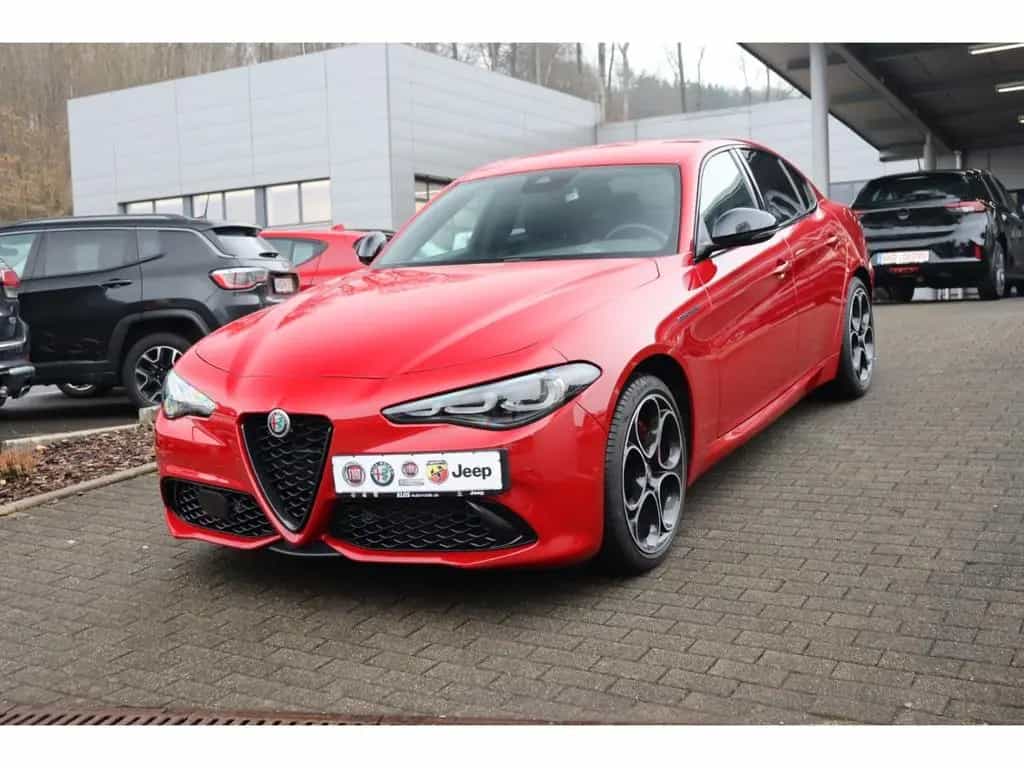 Alfa Romeo Giulia COMPETIZIONE 2.0 TURBO 16V 280 PS AT8 Q4 09/2023-photo-5