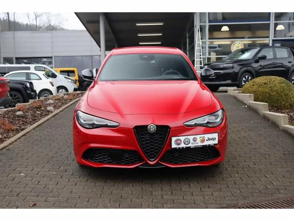 Alfa Romeo Giulia COMPETIZIONE 2.0 TURBO 16V 280 PS AT8 Q4 09/2023-photo-6