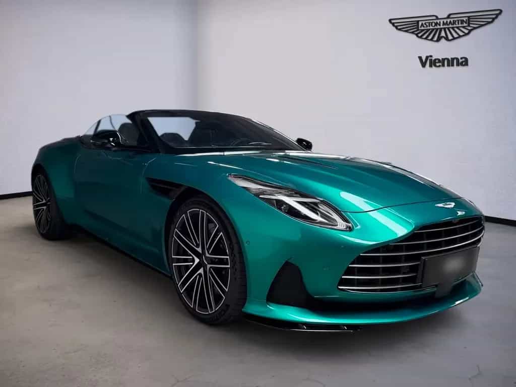 Aston Martin DB12 Volante | Podium Green | Black Pack null-photo-1