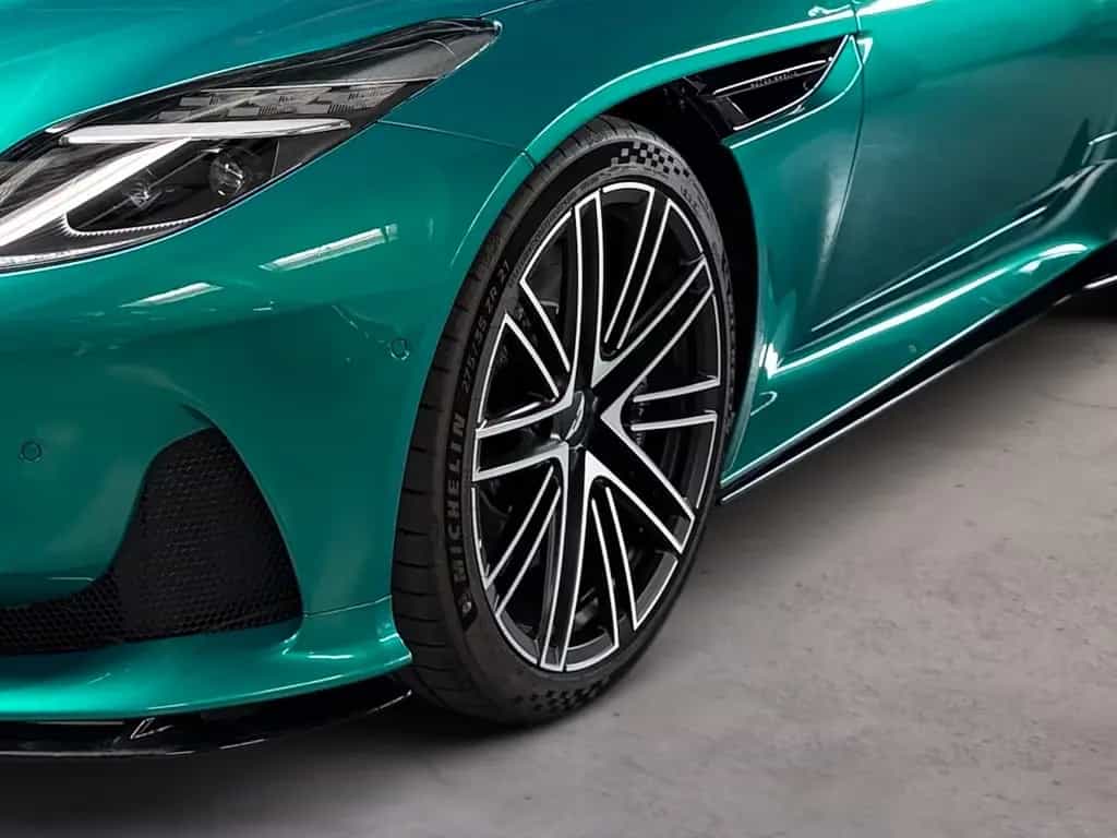 Aston Martin DB12 Volante | Podium Green | Black Pack null-photo-5