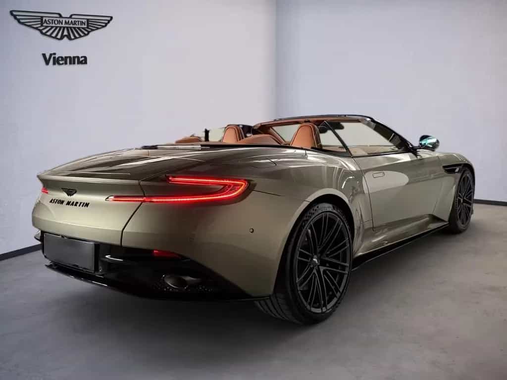 Aston Martin DB12 Volante | Titanium Grey | Black Pack 04/2026-photo-2