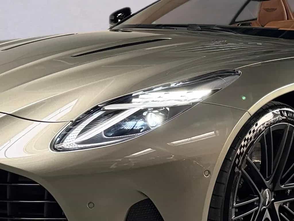 Aston Martin DB12 Volante | Titanium Grey | Black Pack 04/2026-photo-4