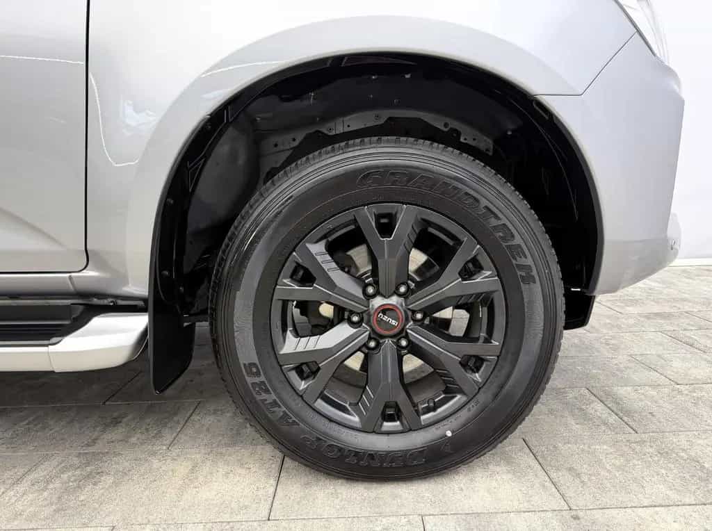 Isuzu D-Max 4x4 °Rollo°AHK°SHZ°PDC°RFK°Garantie° 05/2022-photo-21