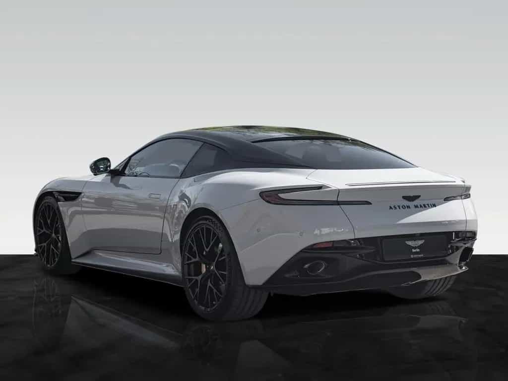 Aston Martin DB12 | Panoramic Roof | Carbon Brakes | B&W null-photo-10