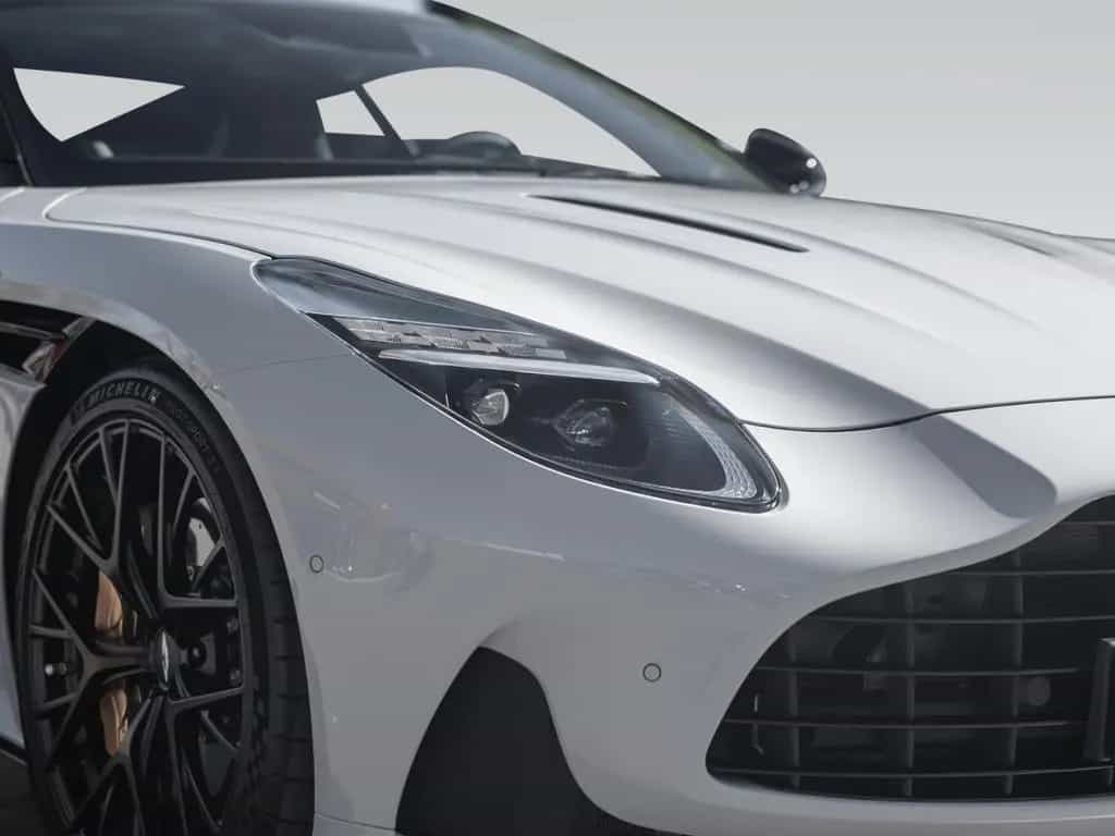 Aston Martin DB12 | Panoramic Roof | Carbon Brakes | B&W null-photo-12